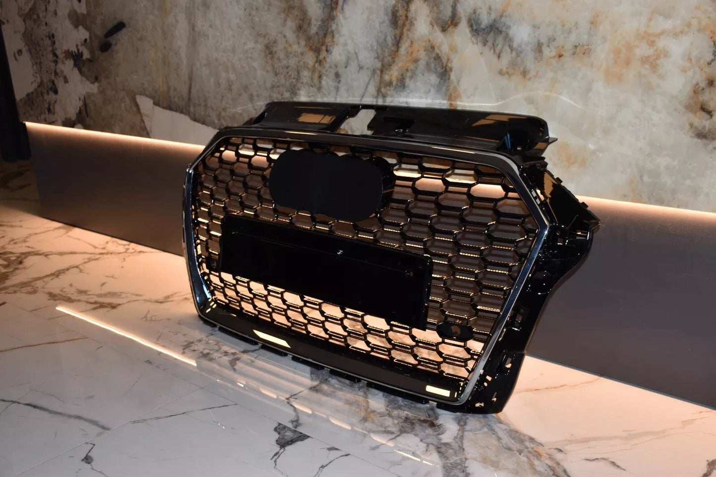 1713⭐GRIGLIA ADATTA PER AUDI A3 8V 17-20 LOOK RS3 BORDO CROMATO DESIGN SPORTIVO⭐