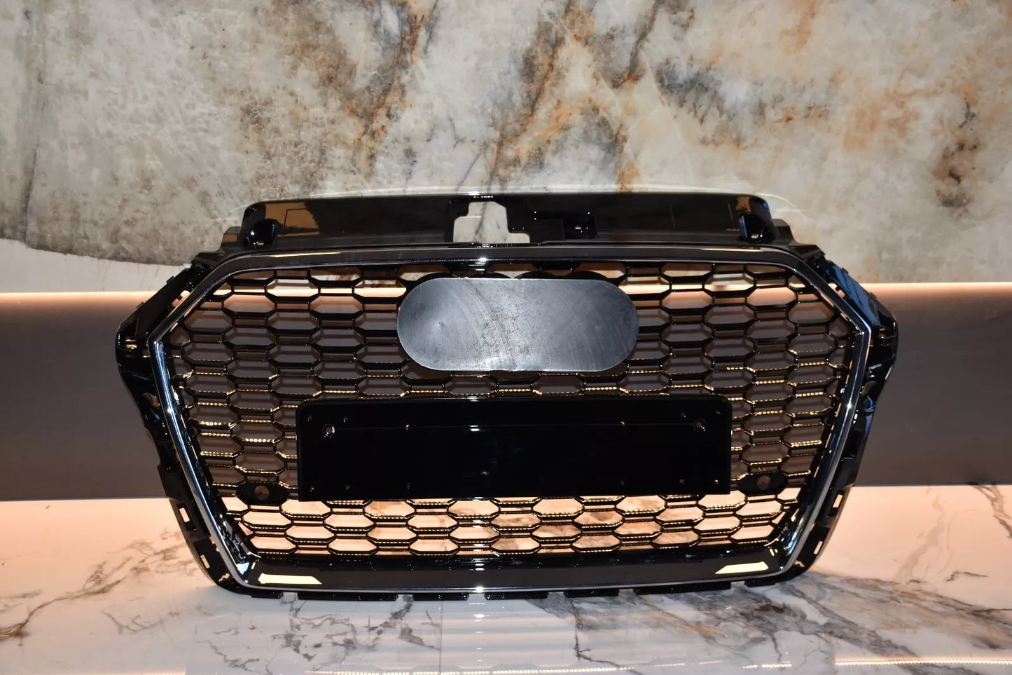 1713⭐GRIGLIA ADATTA PER AUDI A3 8V 17-20 LOOK RS3 BORDO CROMATO DESIGN SPORTIVO⭐