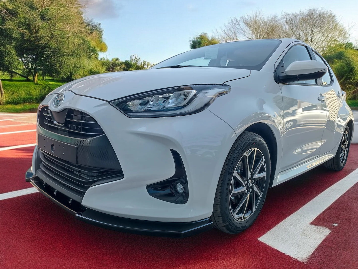 🔥SPLITTER ANTERIORE V.2 ADATTO PER TOYOTA YARIS MK4 (2020-) NERO LUCIDO ABS🔥