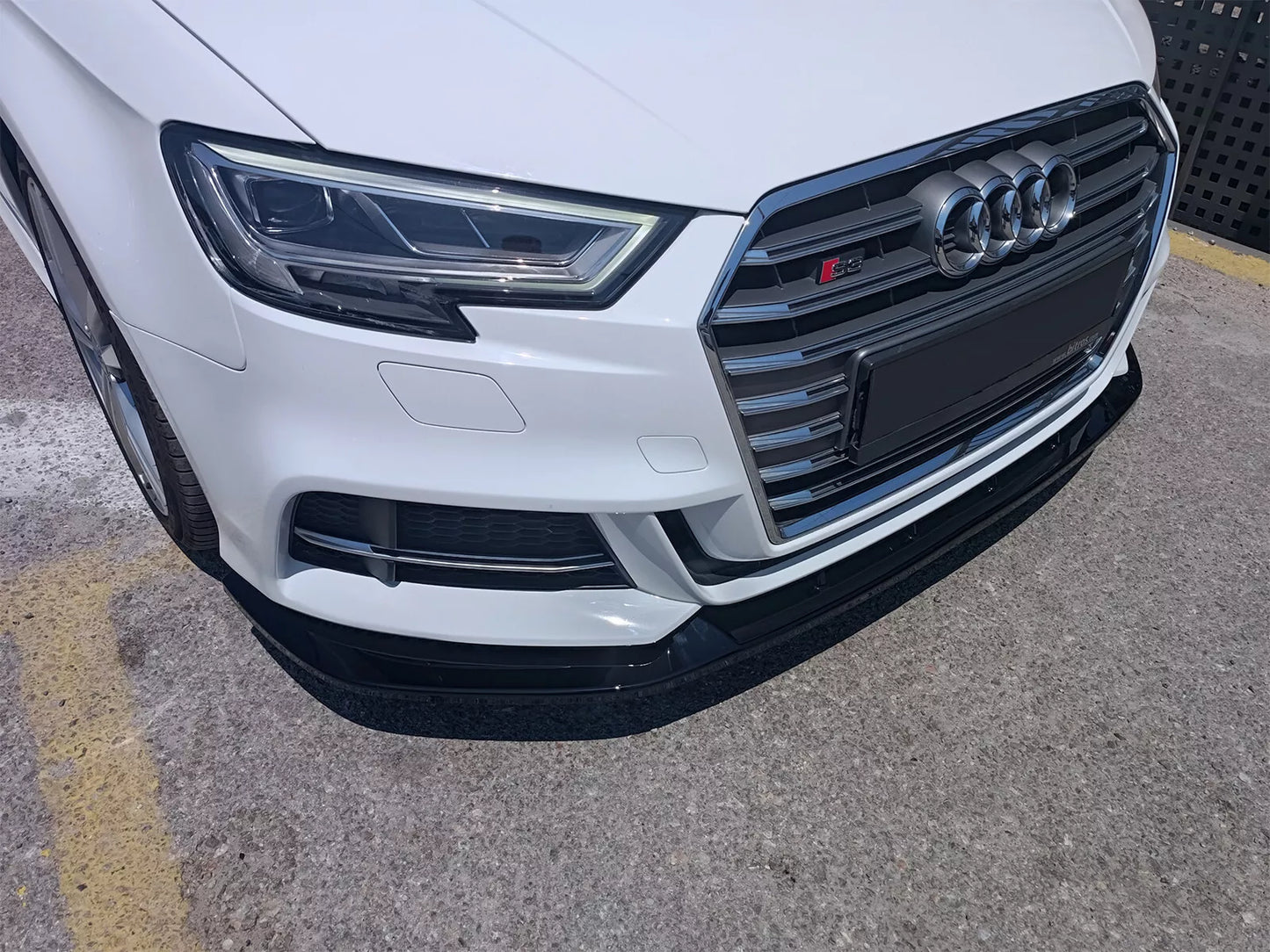 🔥SPLITTER ANTERIORE PER AUDI S3/A3 S-LINE SPORTBACK(2016-2019)NERO LUCIDO ABS🔥