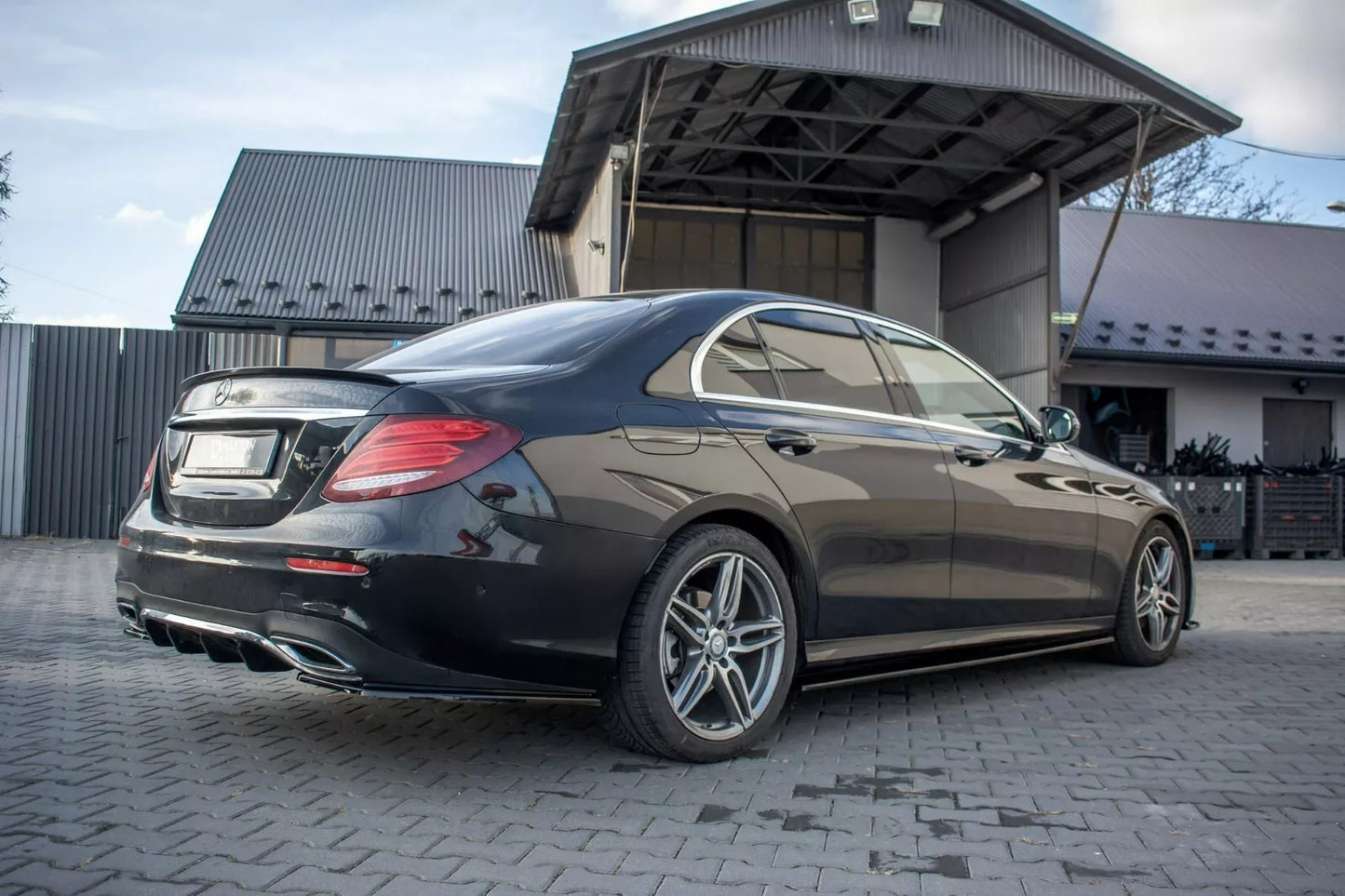 MERCEDES W213 Max Minigonna laterale pianoforte nero sottovuoto plastica / 2017-