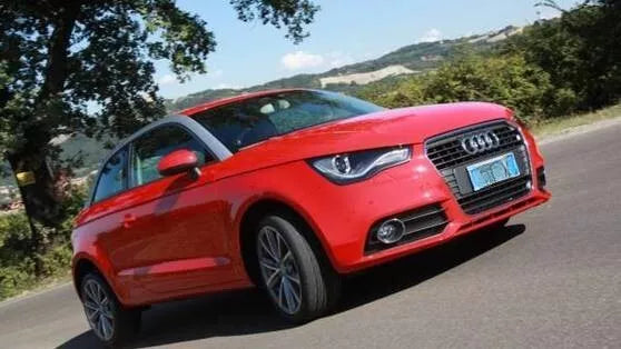 🔥COPPIA FARI ANTERIORI ADATTE PER AUDI A1 2010-2015🔥
