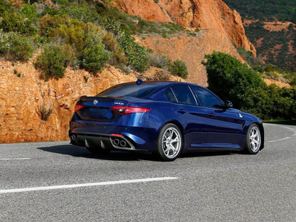 ⭐0345 DIFFUSORE ADATTO PER  GIULIA 16-21 STANDARD LOOK QUADRIFOGLIO NERO LUCIDO⭐