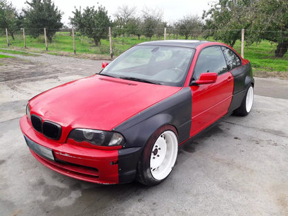 🔥FENDER FLARES AGGRESSIVO PER BMW SERIE 3 E46 – STILE DA COMPETIZIONE🔥