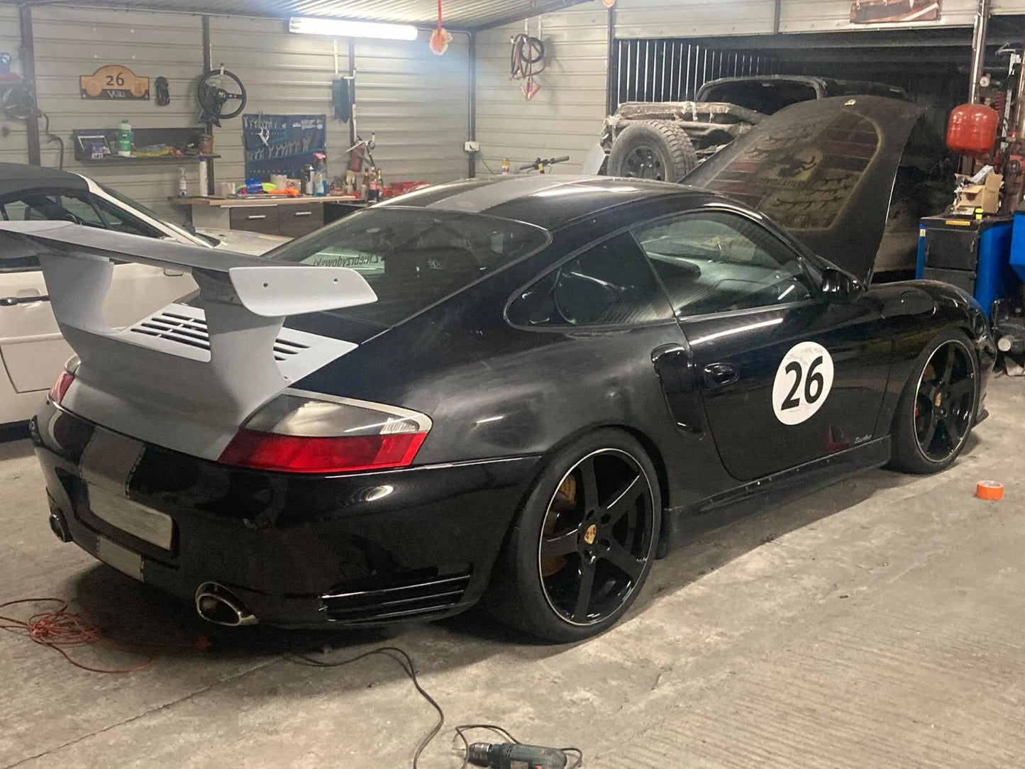 🔥SPOILER POSTERIORE ADATTO PER PORSCHE 911 – LOOK SPORTIVO E AERODINAMICO 🔥