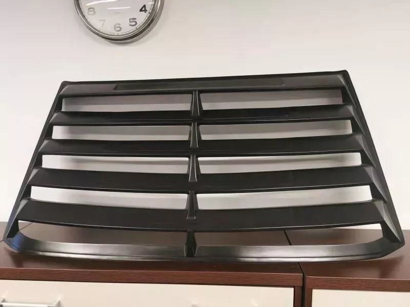 🔥LOUVER POSTERIORE PER MERCEDES 190 (W201) – STILE OLDSCHOOL & RACING🔥
