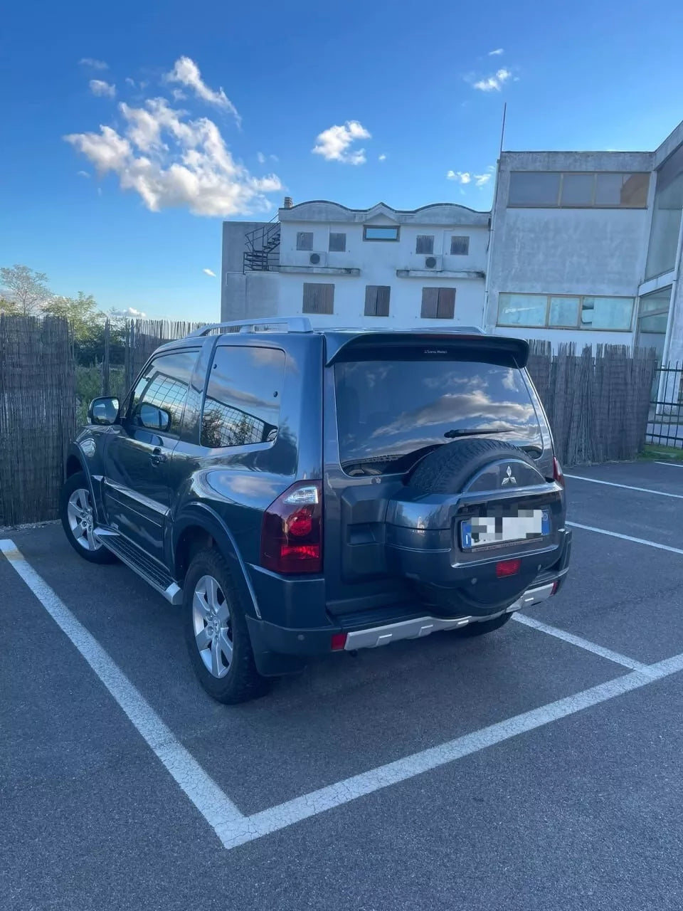 0135⭐MITSUBISHI PAJERO 06-14 ALETTONE LOOK SPORTIV SPOILER POSTERIORE SUL TETTO⭐