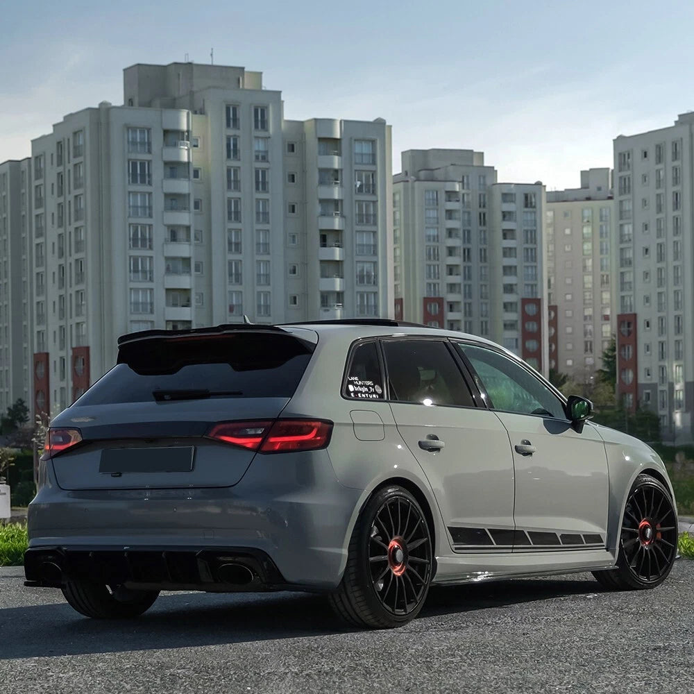 🔥 Spoiler sul tetto adatto per AUDI RS3 8V Sportback dal 2015 al 2016 🔥