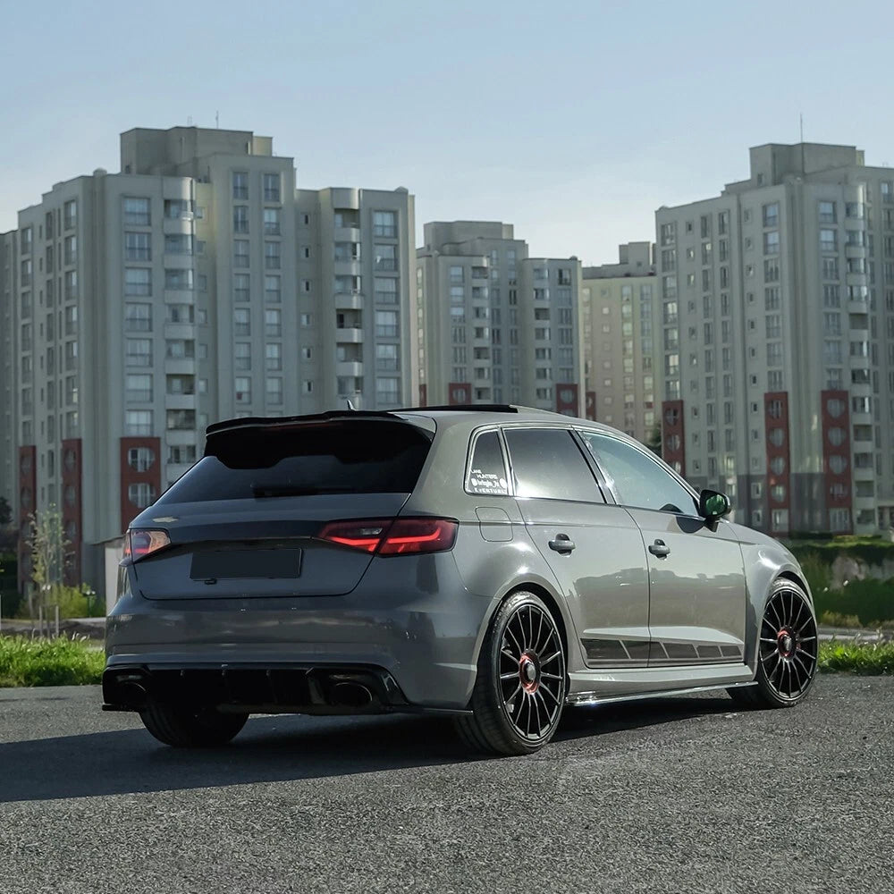 🔥 Spoiler sul tetto adatto per AUDI RS3 8V Sportback dal 2015 al 2016 🔥