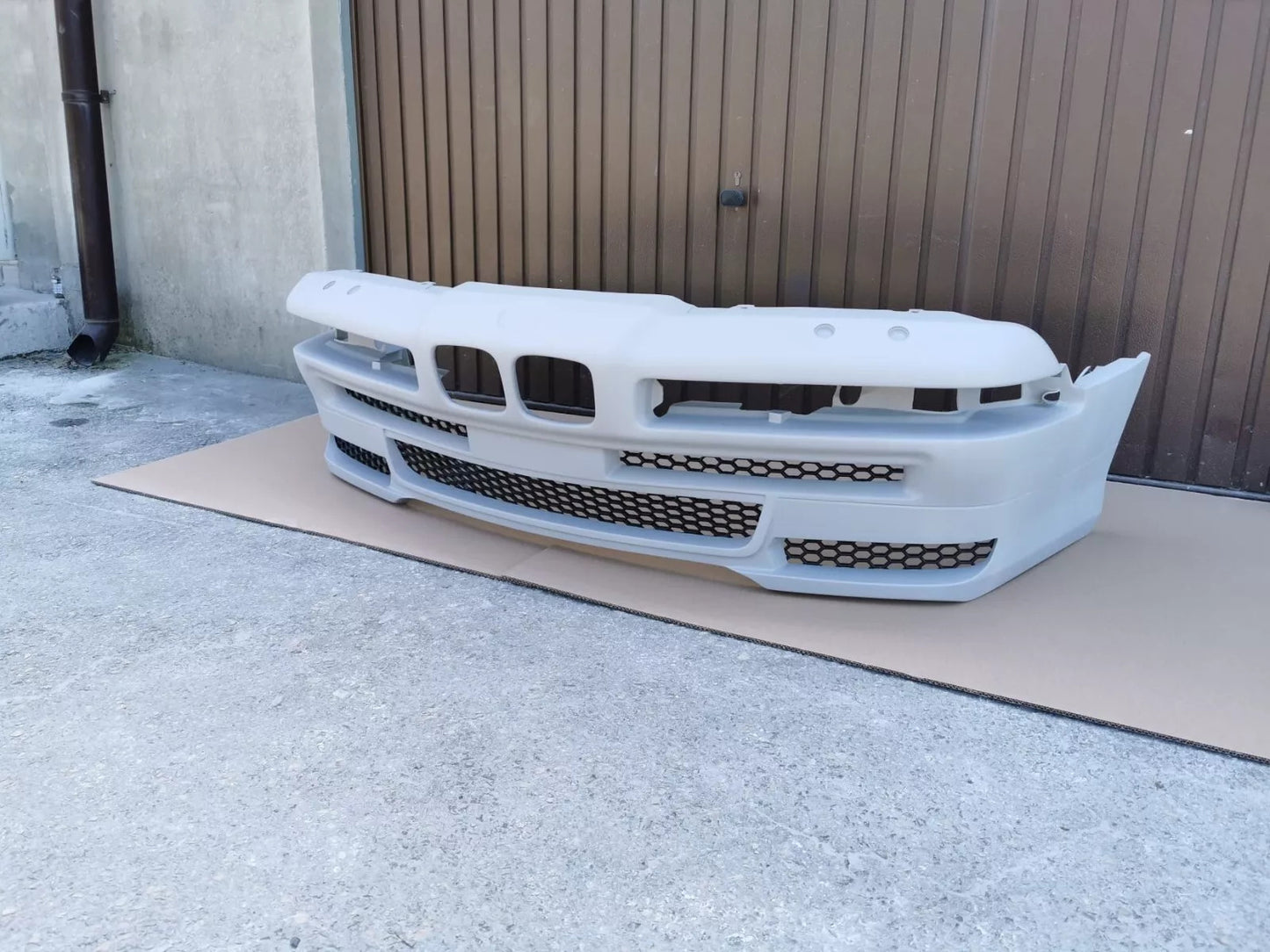 💫Paraurti Anteriore per BMW Serie 8 E31 (1989–1999) – Front Bumper Sportivo 💫