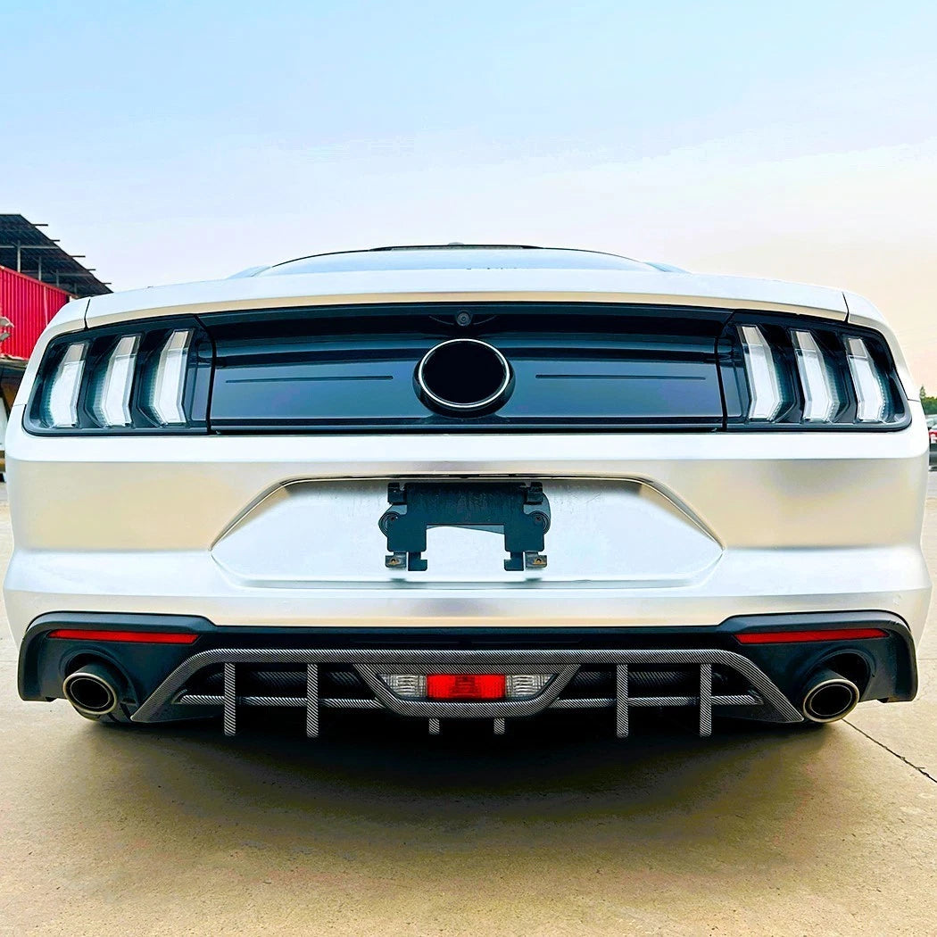 🔥ART.8647 DIFFUSORE POSTERIORE PER FORD MUSTANG MK6.5 CORPO NERO LUCIDO 18-23🔥