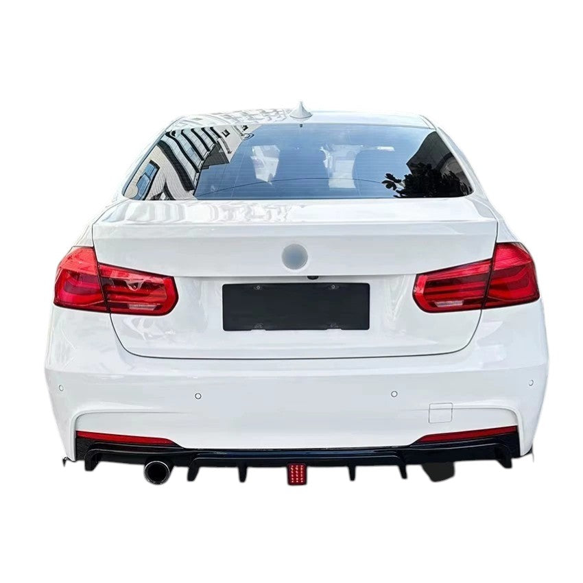 🔥ART.8668 DIFFUSORE POSTERIORE PER BMW 3 F30 F31 NERO LUCIDO SINGOLO CON LED🔥
