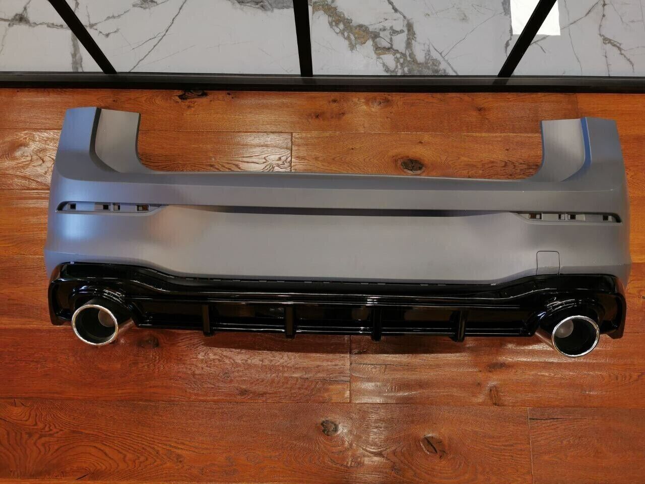 PARAURTI POSTERIORE ADATTO PER VW GOLF 8 2020+ LOOK GOLF 8 GTI DESIGN SPORTIVO