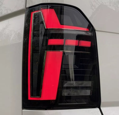 Fanali posteriori LED neri per VW T6 Bus 15-19 FRECCE DINAMICHE T6.1 look