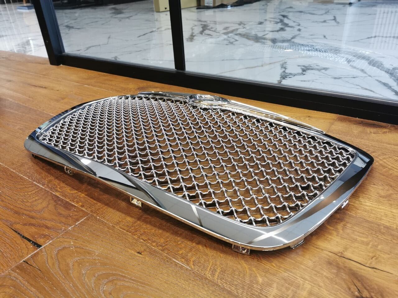 Sport Radiatore Grill Chrome Honeycomb per Chrysler 300C Limo Touring 04-11