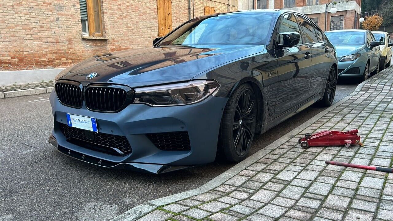 SPLITTER ADATTO PER BMW SERIE 5 F90 M5 (G30 G31) 2017-2020 LOOK NERO LUCIDO
