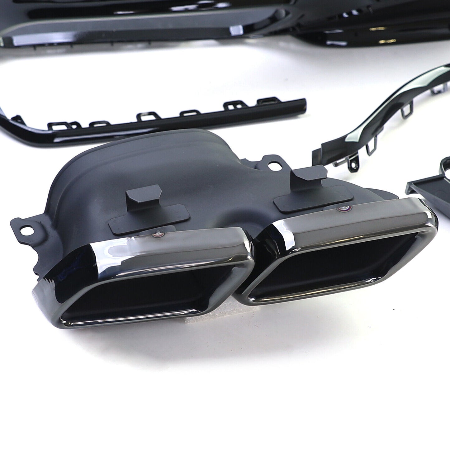 Diffusore posteriore sportivo con doppi terminali di scarico nero compatibile per Mercedes Classe S W222 17-20