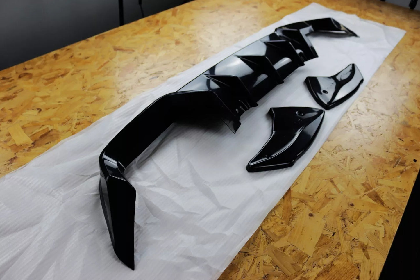 🔥Glossy Black Diffuser Kit with Rear Diffuser Suitable for VW Golf R MK7🔥