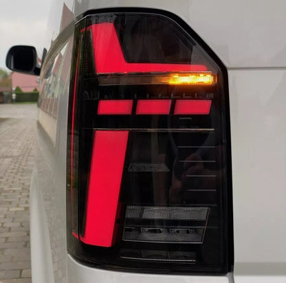 Fanali posteriori LED neri per VW T6 Bus 15-19 FRECCE DINAMICHE T6.1 look