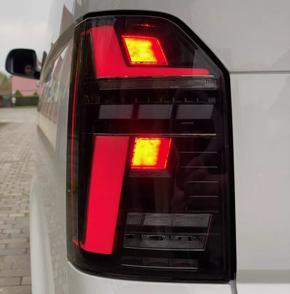 Fanali posteriori LED neri per VW T6 Bus 15-19 FRECCE DINAMICHE T6.1 look