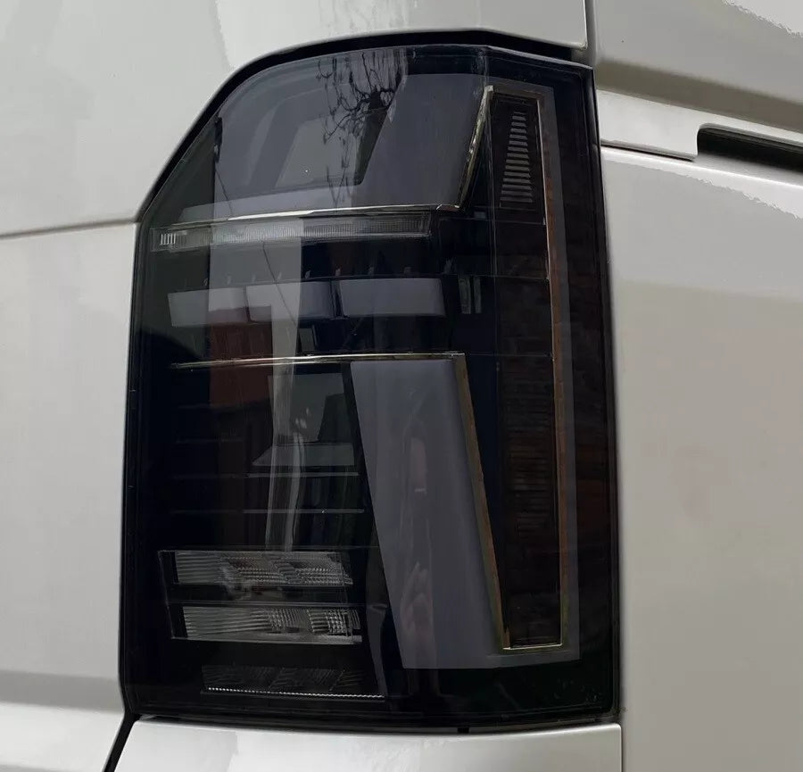 Fanali posteriori LED neri per VW T6 Bus 15-19 FRECCE DINAMICHE T6.1 look