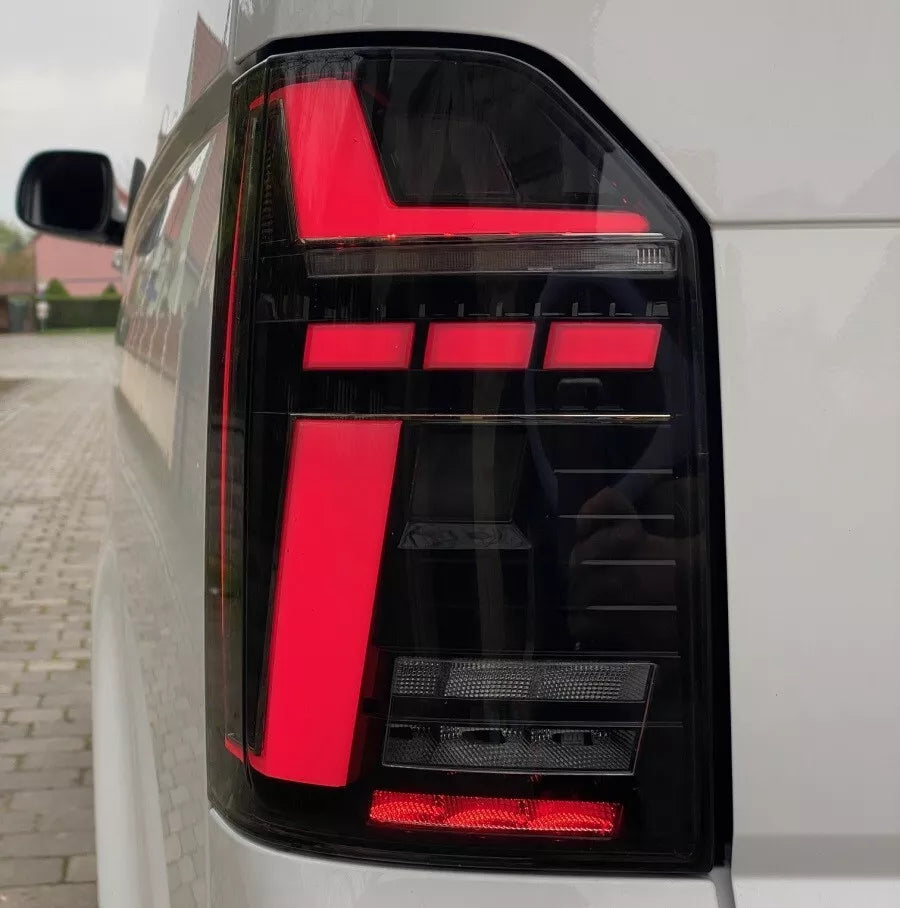 Fanali posteriori LED neri per VW T6 Bus 15-19 FRECCE DINAMICHE T6.1 look