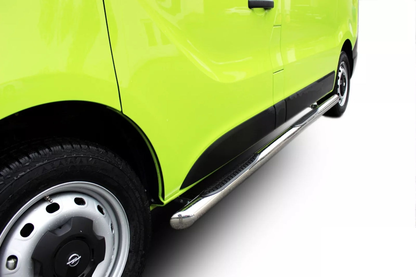 PEDANE LATERALI SOTTOPORTA INOX per OPEL VIVARO SWB dal 2014 (PASSO CORTO)