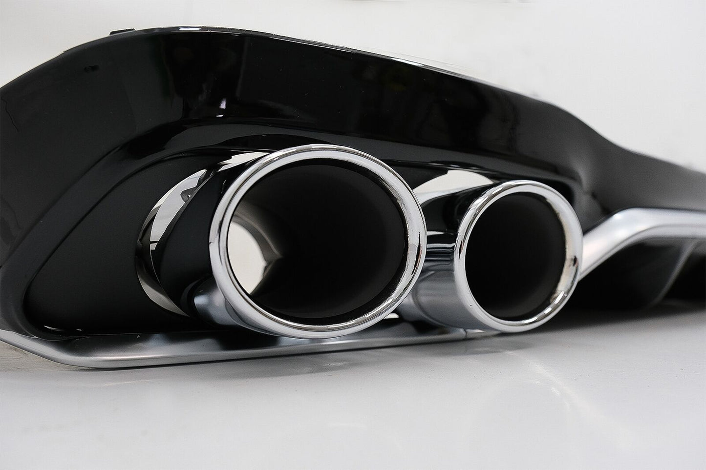 Diffusore Scarico Punte per Mercedes E W213 16+ E53 Look Argento Nero