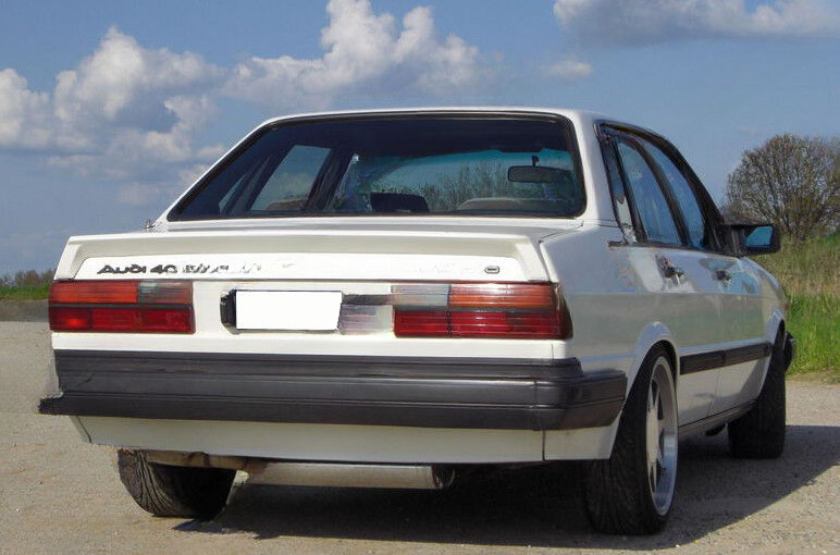 SPOILER compatibile per AUDI 80 B2/AUDI 4000