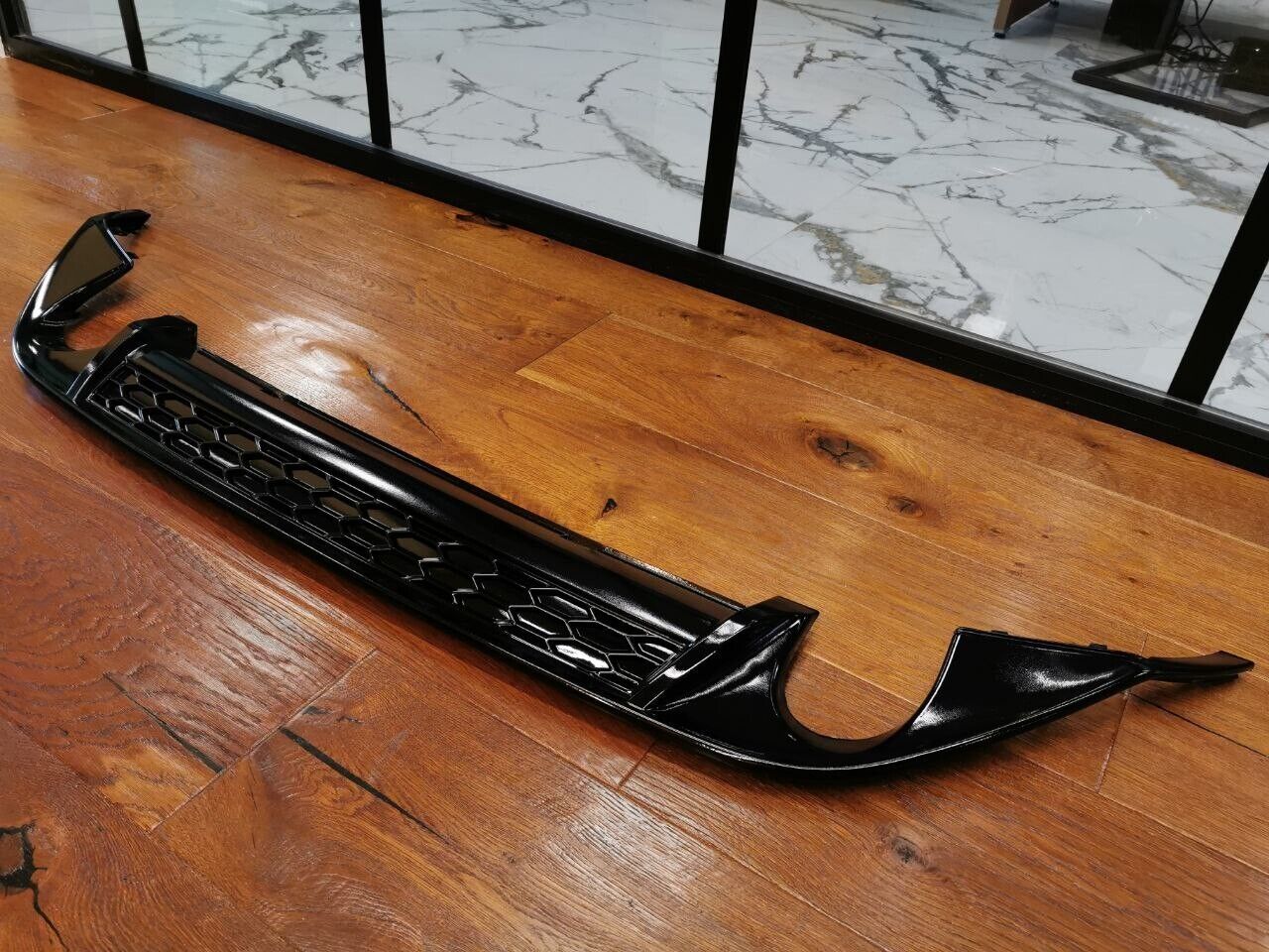 ART. 1587 DIFFUSORE GOLF 7 2012-2016 LOOK GTI NERO LUCIDO