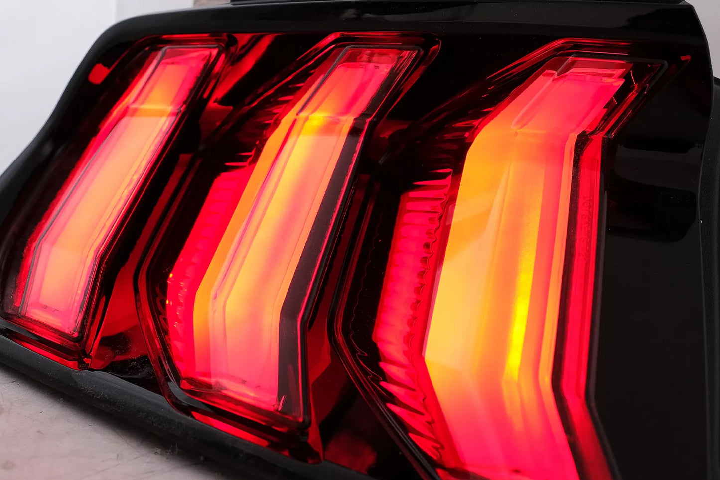 ⭐Fanali Full LED per Ford Mustang VI S550 15-19 Luci Dinamiche Rosse⭐