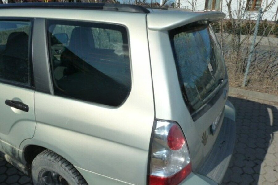 SPOILER POSTERIORE SUL TETTO per SUBARU FORESTER II 2002-2008