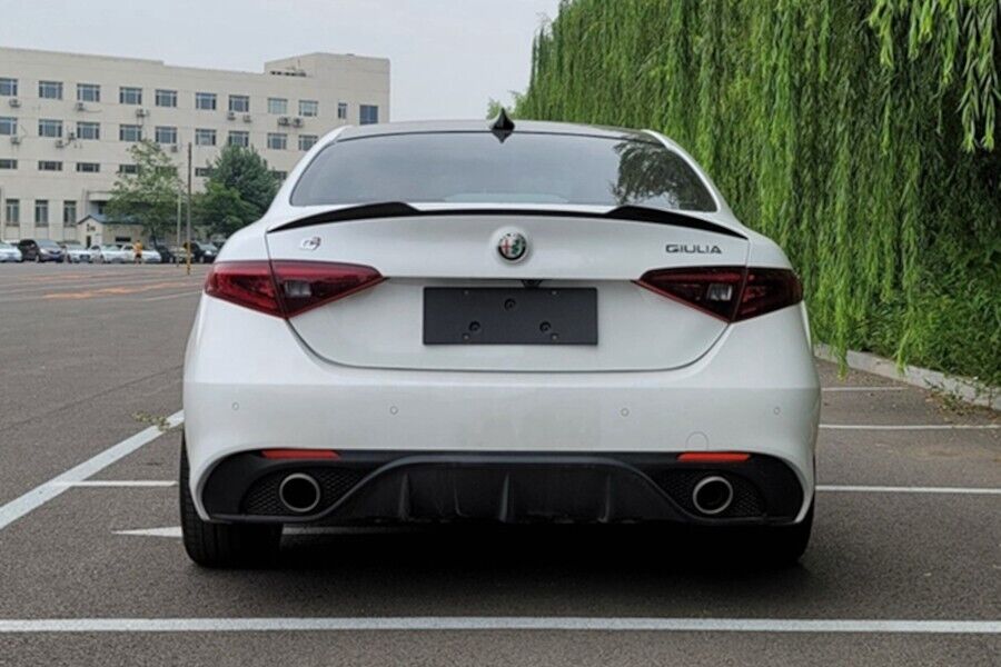 SPOILER adatto per Alfa Romeo Giulia 2015+