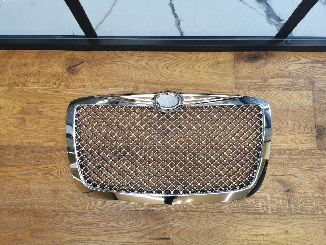 Sport Radiatore Grill Chrome Honeycomb per Chrysler 300C Limo Touring 04-11