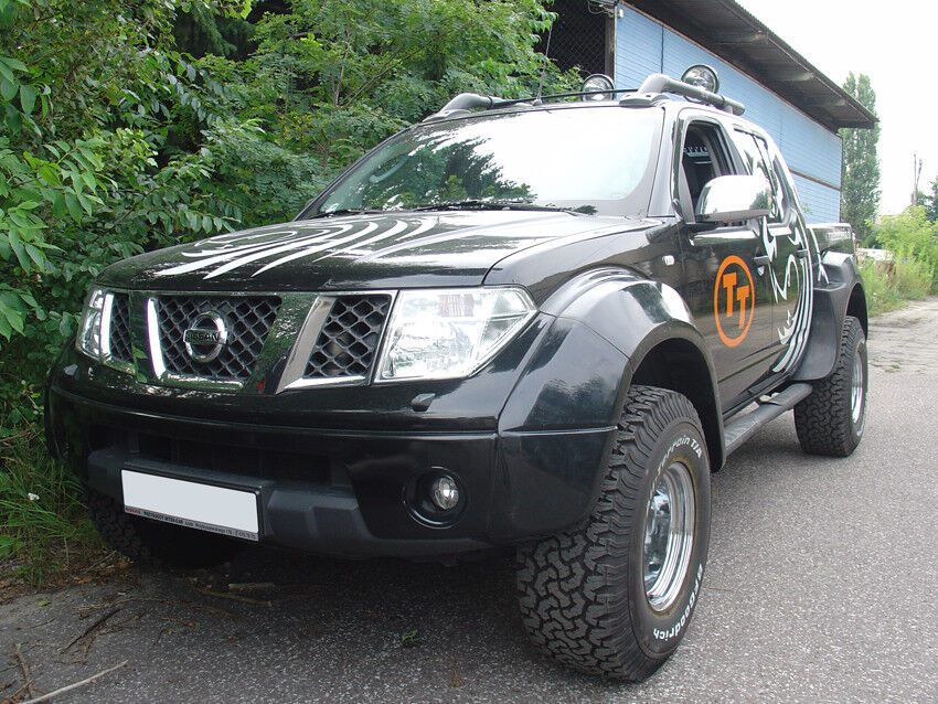 KIT ESTENSIONE PARAFANGO PER NISSAN NAVARA D40 ( 2005-2010 )