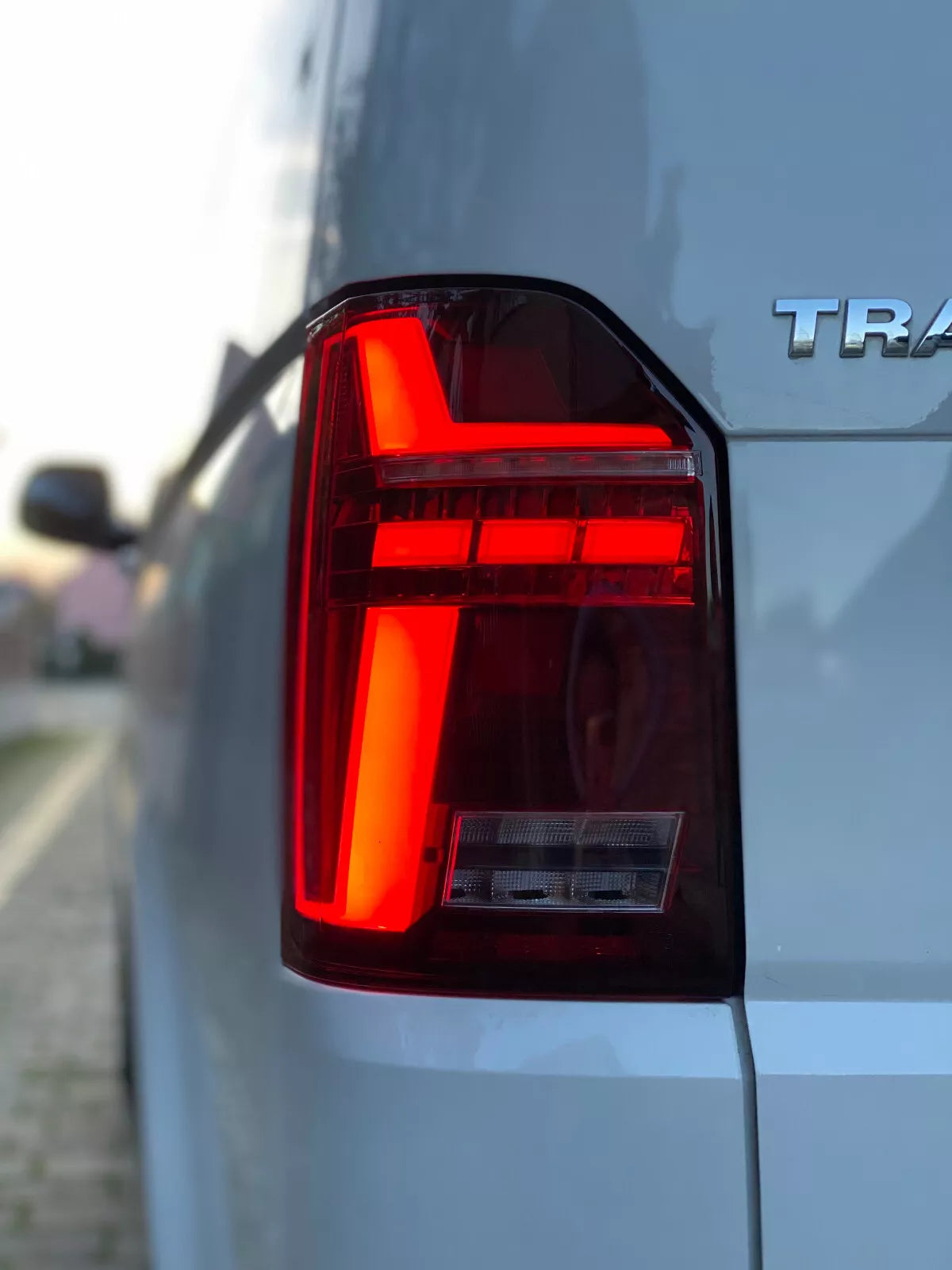 Fanali posteriori Full LED Rossi per VW T6 Bus 15-19 FRECCE DINAMICHE T6.1 Look
