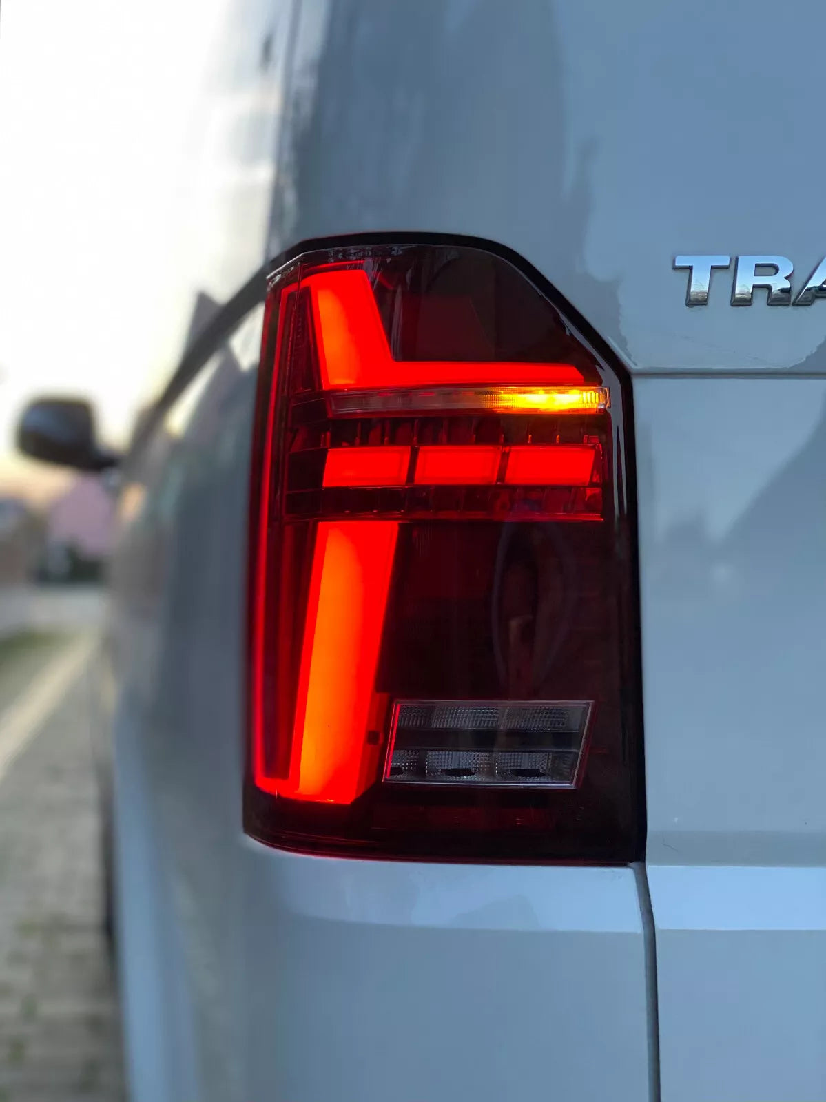 Fanali posteriori Full LED Rossi per VW T6 Bus 15-19 FRECCE DINAMICHE T6.1 Look