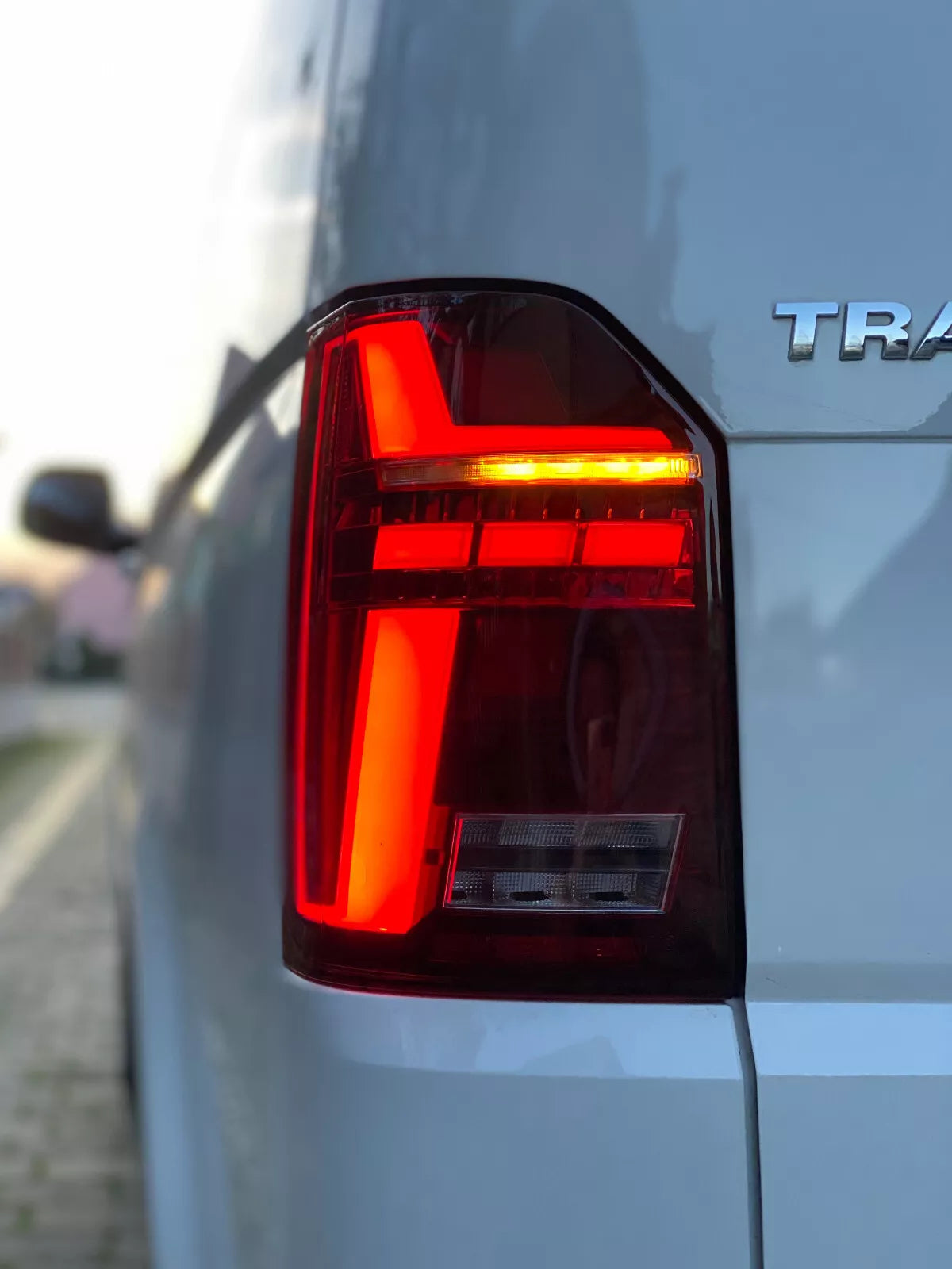 Fanali posteriori Full LED Rossi per VW T6 Bus 15-19 FRECCE DINAMICHE T6.1 Look