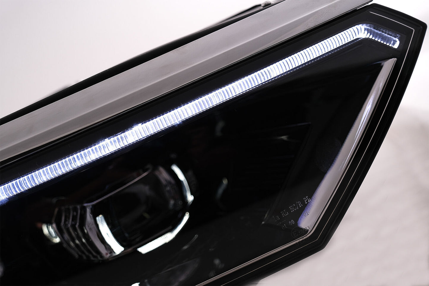 LED Headlights for VW Passat B8 3G Facelift 16-19 Dynamic lights 