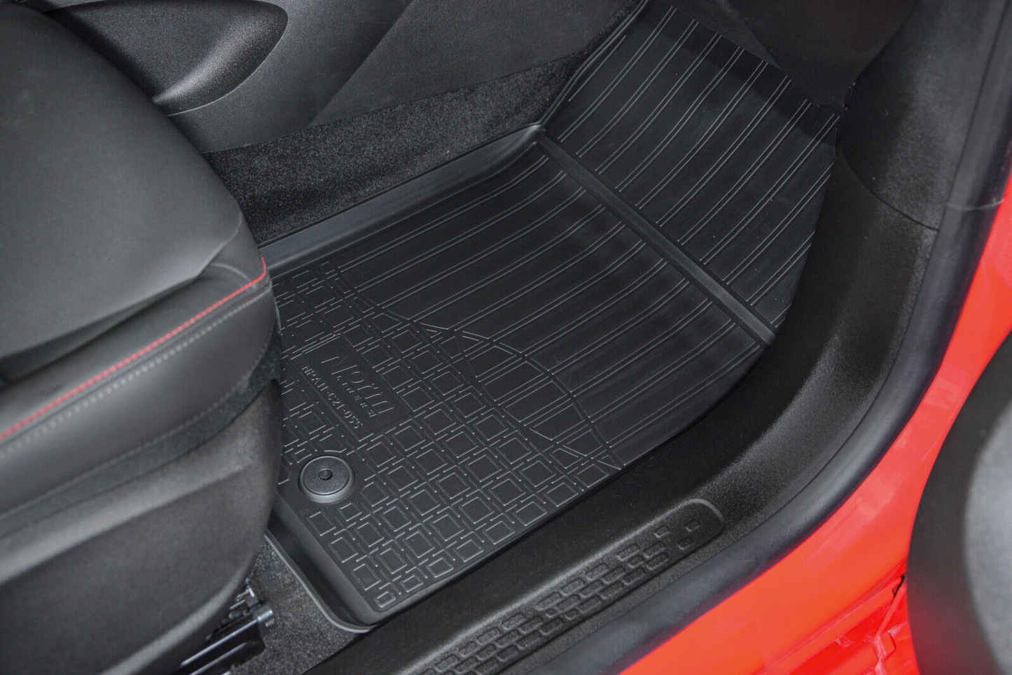 TAPPETI , TAPPETINI AUTO IN GOMMA ADATTI PER FIAT 500L dal 2012