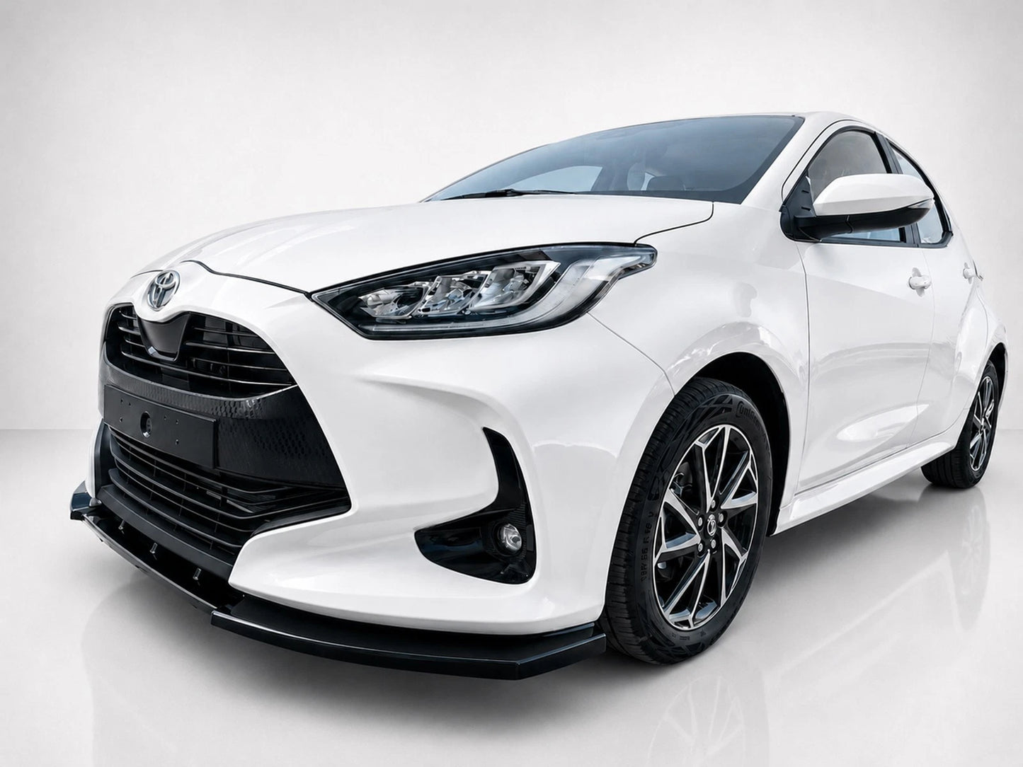 👉Splitter Anteriore V.2 per Toyota Yaris MK4 2020+ Nero Lucido👈