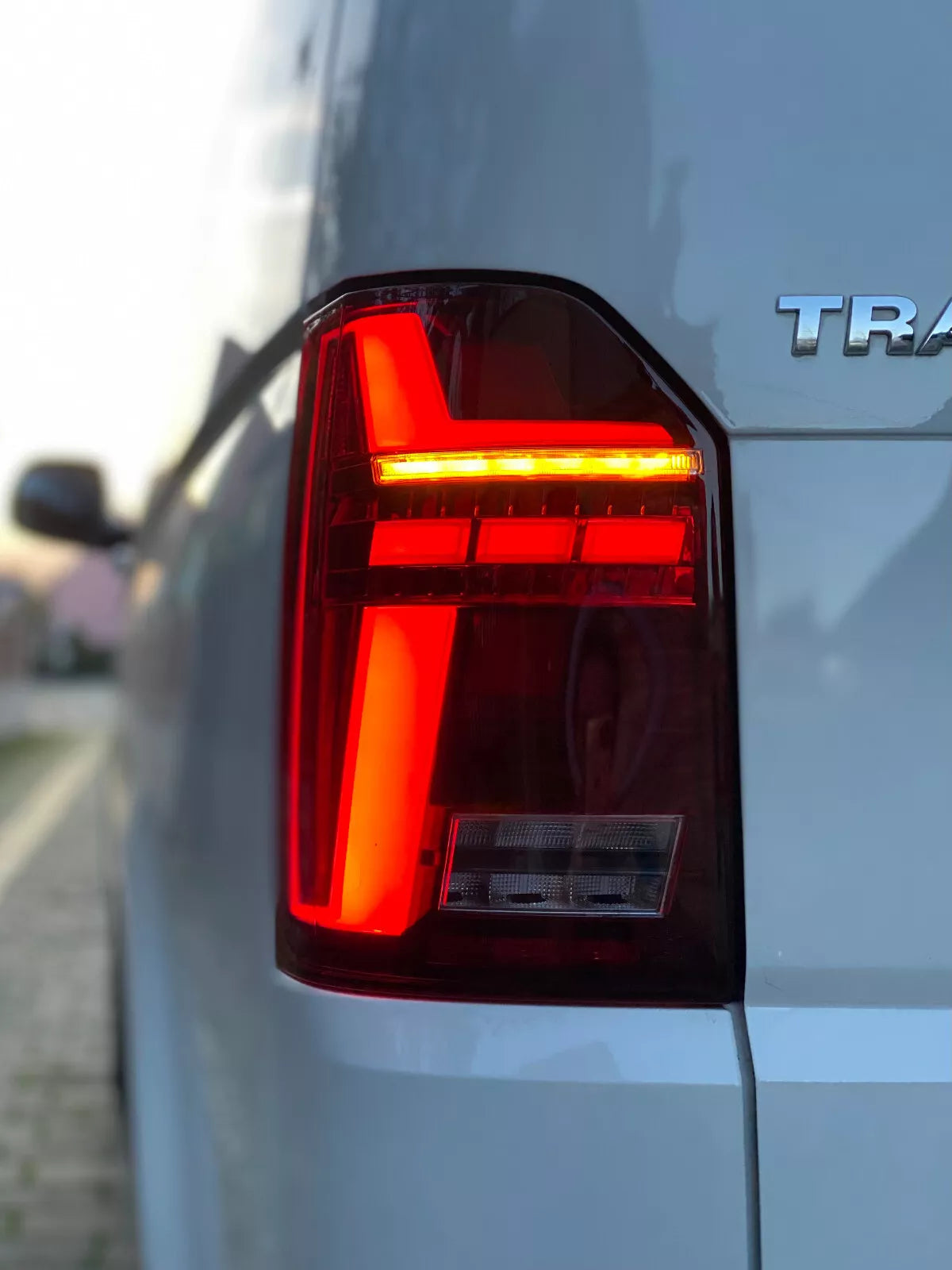 Fanali posteriori Full LED Rossi per VW T6 Bus 15-19 FRECCE DINAMICHE T6.1 Look