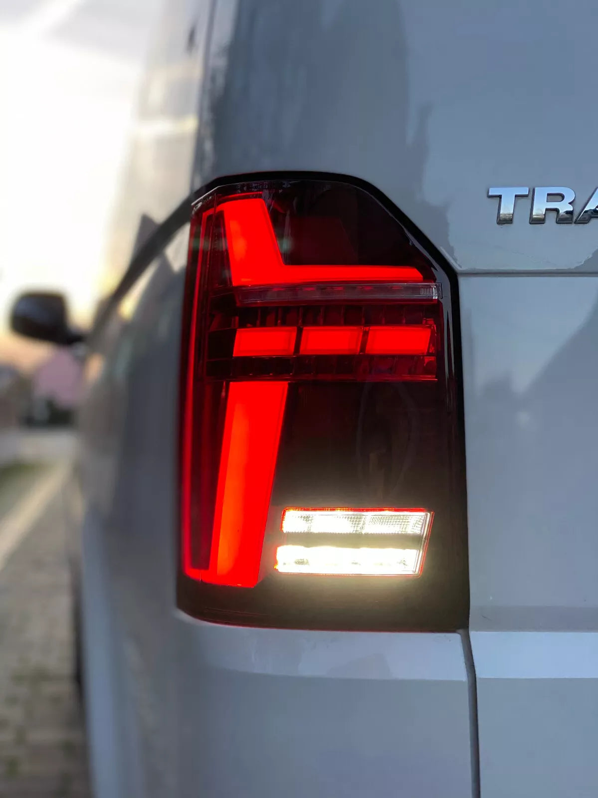 Fanali posteriori Full LED Rossi per VW T6 Bus 15-19 FRECCE DINAMICHE T6.1 Look