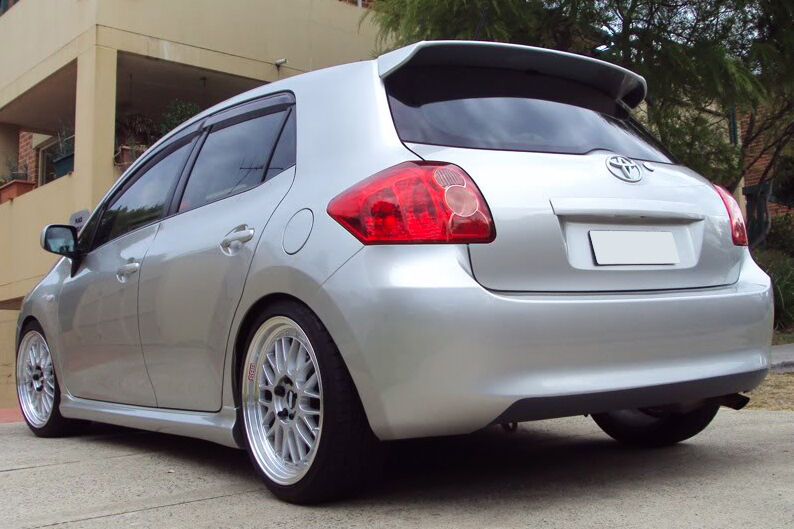 SPOILER adatto per TOYOTA AURIS (2006-2013)