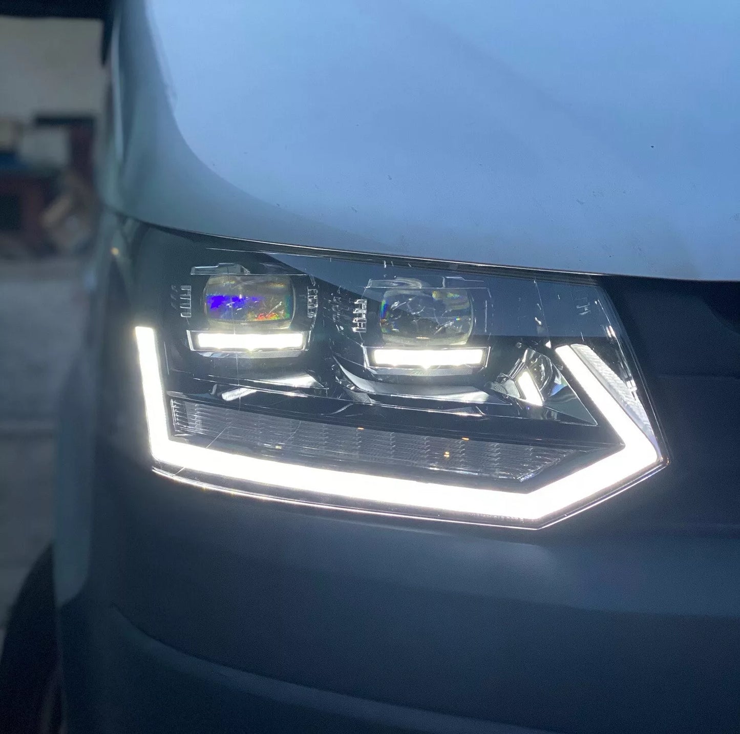 Fari Full LED per VW T5 Bus 09-15 Facelift Frecce Dinamiche Marca E