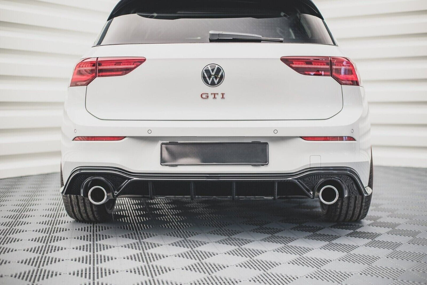 PARAURTI POSTERIORE ADATTO PER VW GOLF 8 2020+ LOOK GOLF 8 GTI DESIGN SPORTIVO