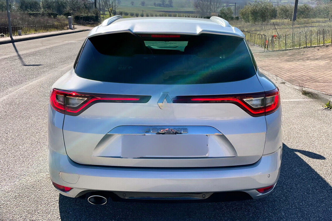 SPOILER LOOK ADATTO PER RENAULT MEGANE MK4 GRANDTOUR RS