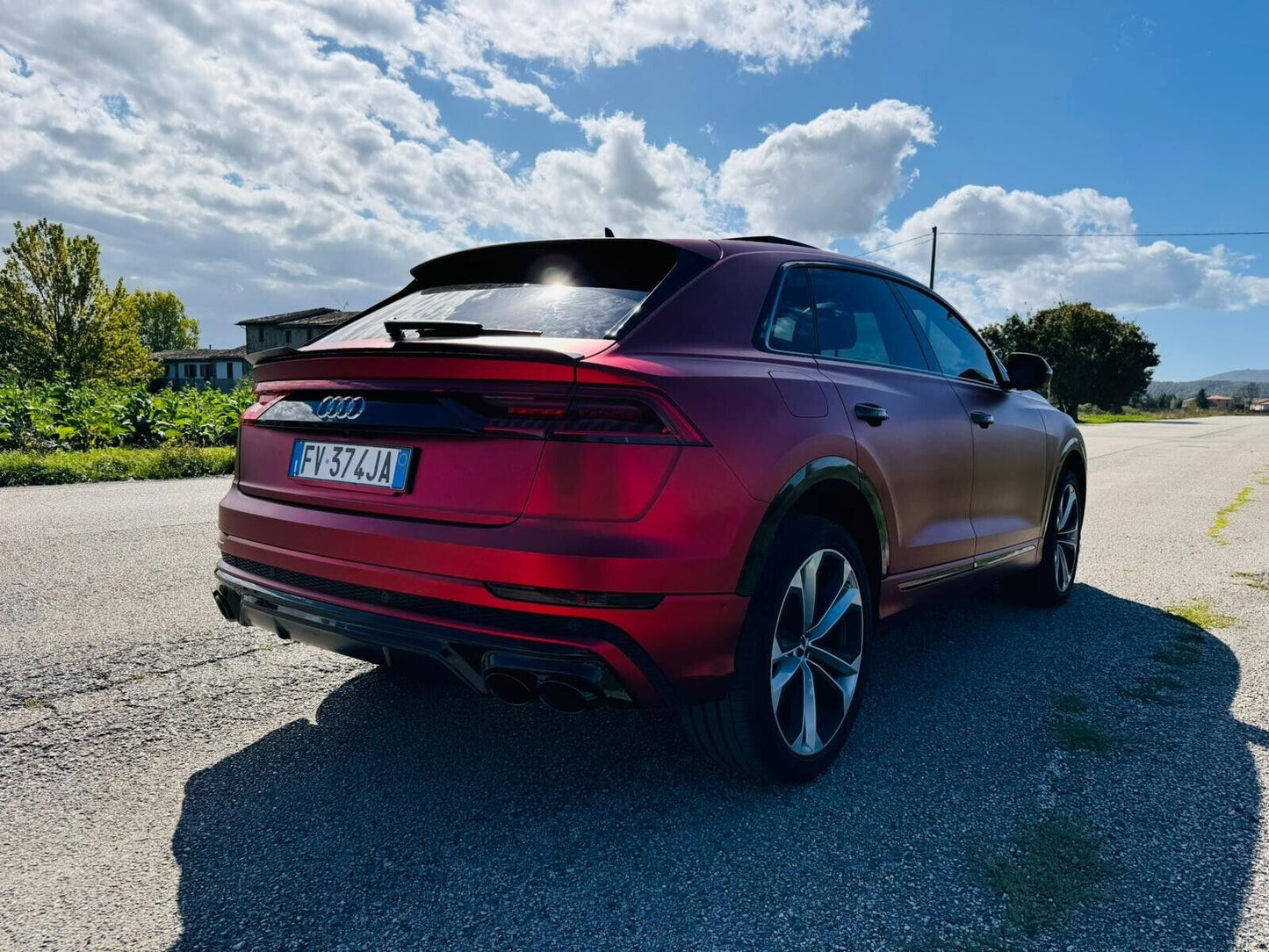 1385 SPOILER POSTERIORE SUL COFANO PER AUDI Q8 NERO LUCIDO ABS