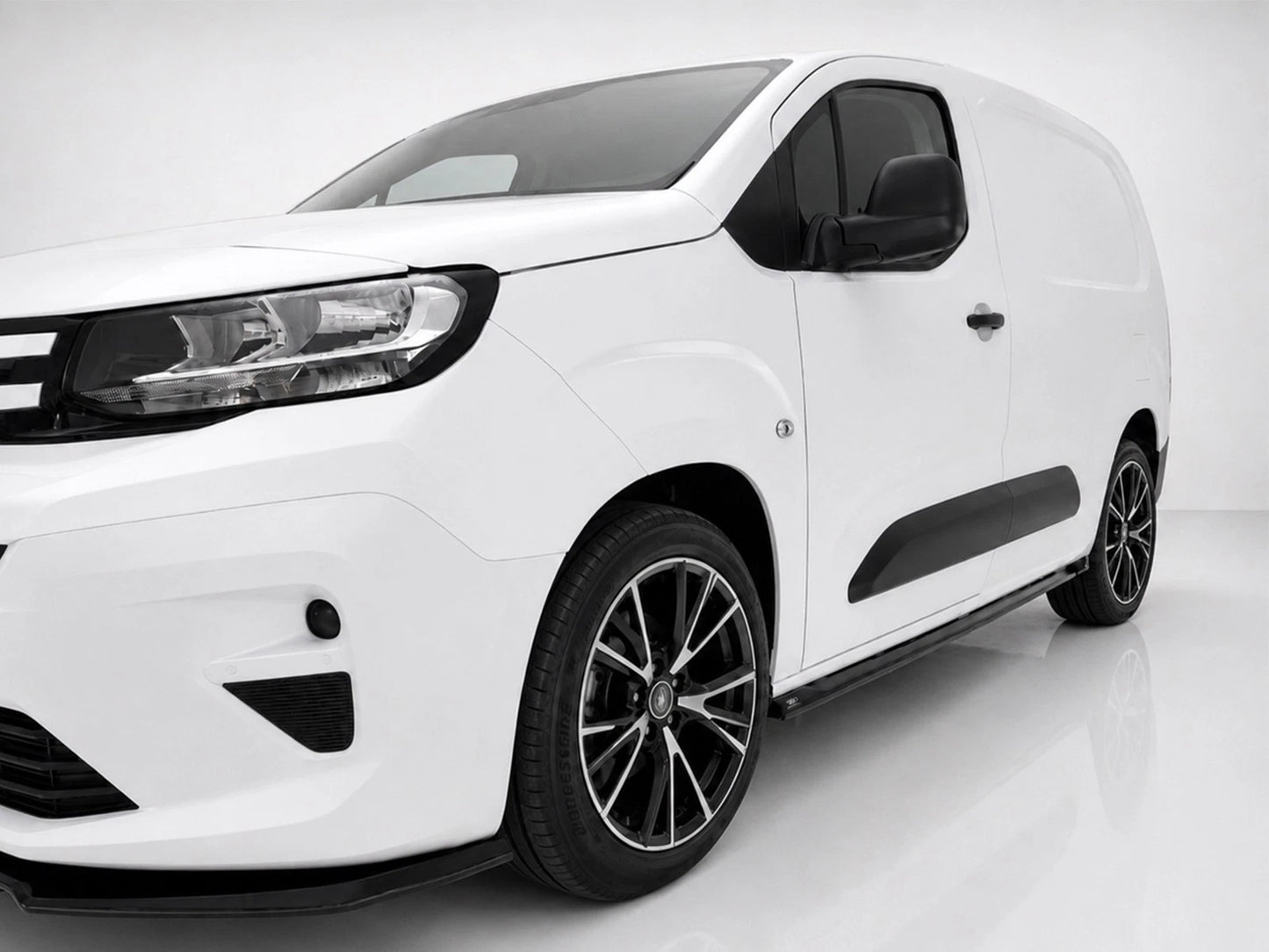 👉Minigonne laterali Citroën Berlingo/Peugeot Partner L2 MK3 in nero lucido👈