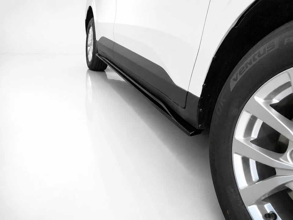 👉 Gonne Laterali Estensioni per Ford Transit Courier MK2 23- ABS Nero Lucido👈